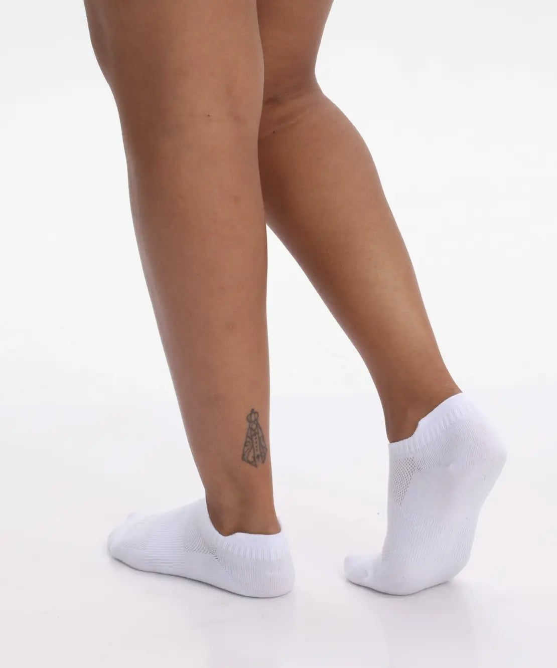 Low-Cut White Athletic Socks – Breathable Combed Cotton Blend with Secure, Flexible Fit Nataliz