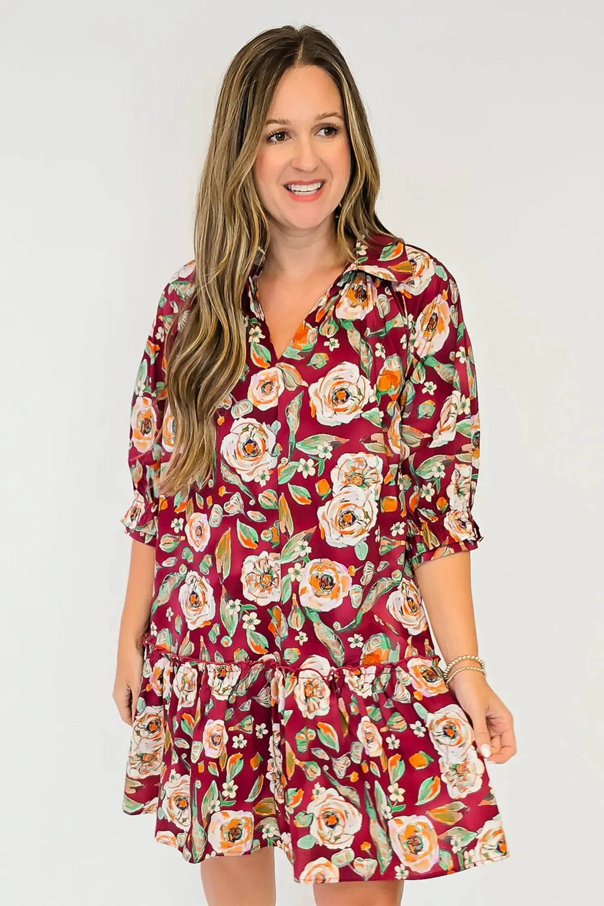 Red floral print half sleeve short shift dress model front view · nz-alt-v1