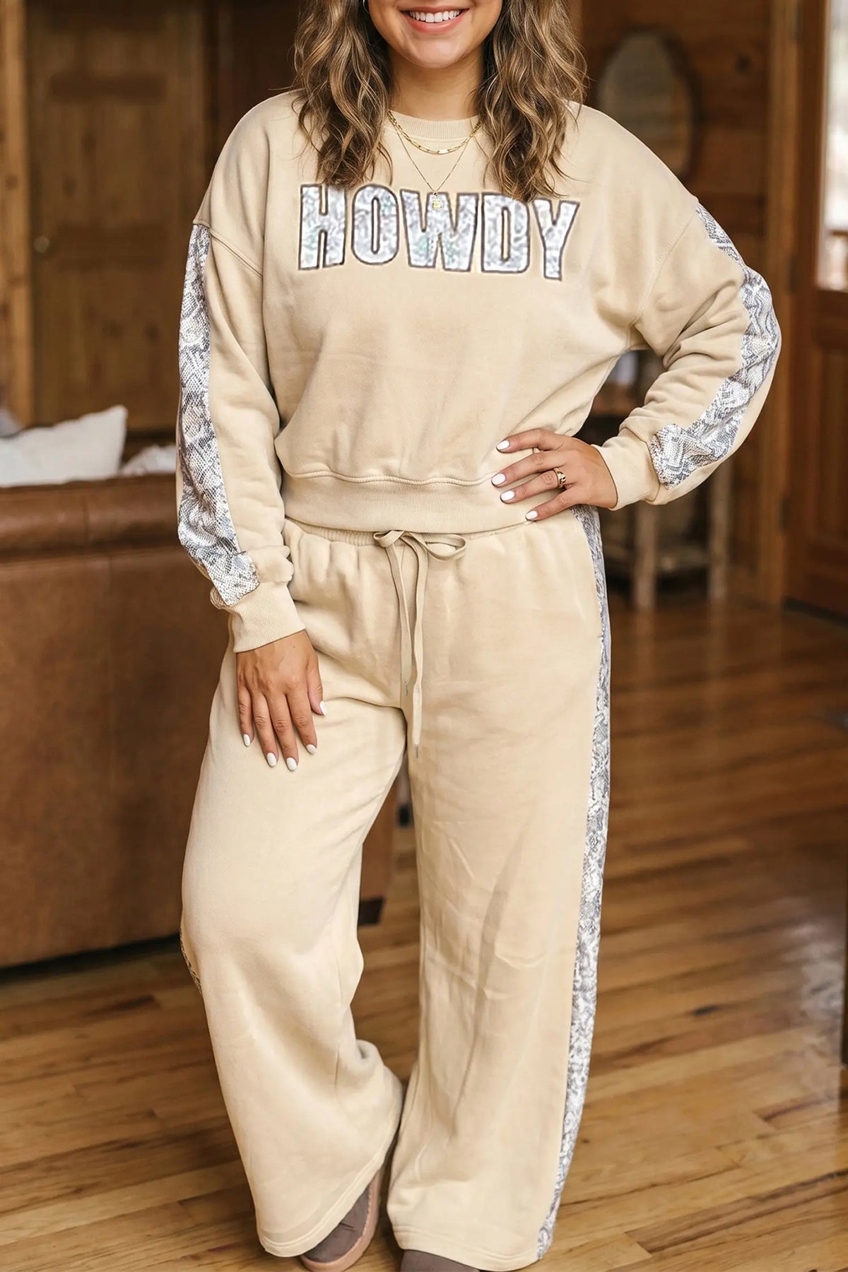 Parchment HOWDY Letter Print Plus Size Set model front view · nz-alt-v1