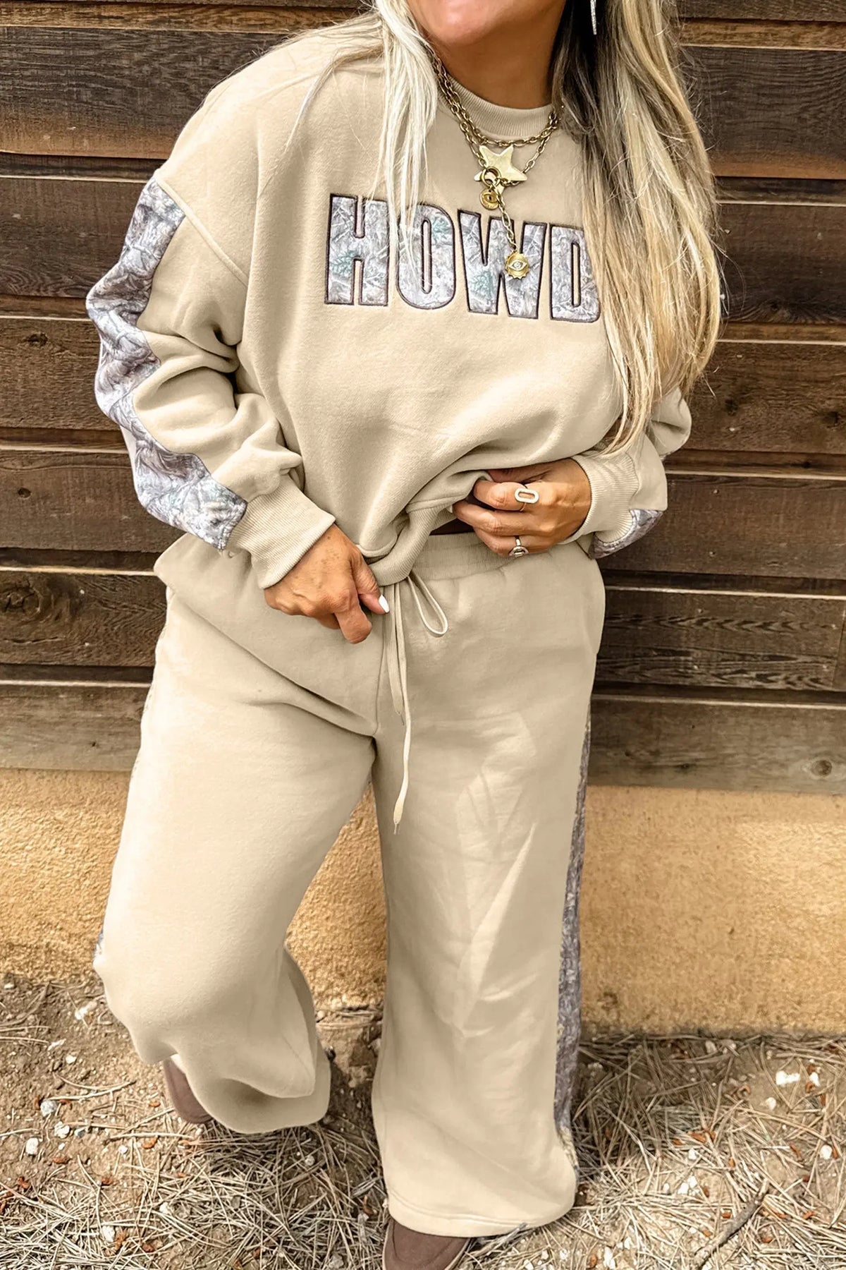 Parchment HOWDY Letter Print Plus Size Set model front view · nz-alt-v1