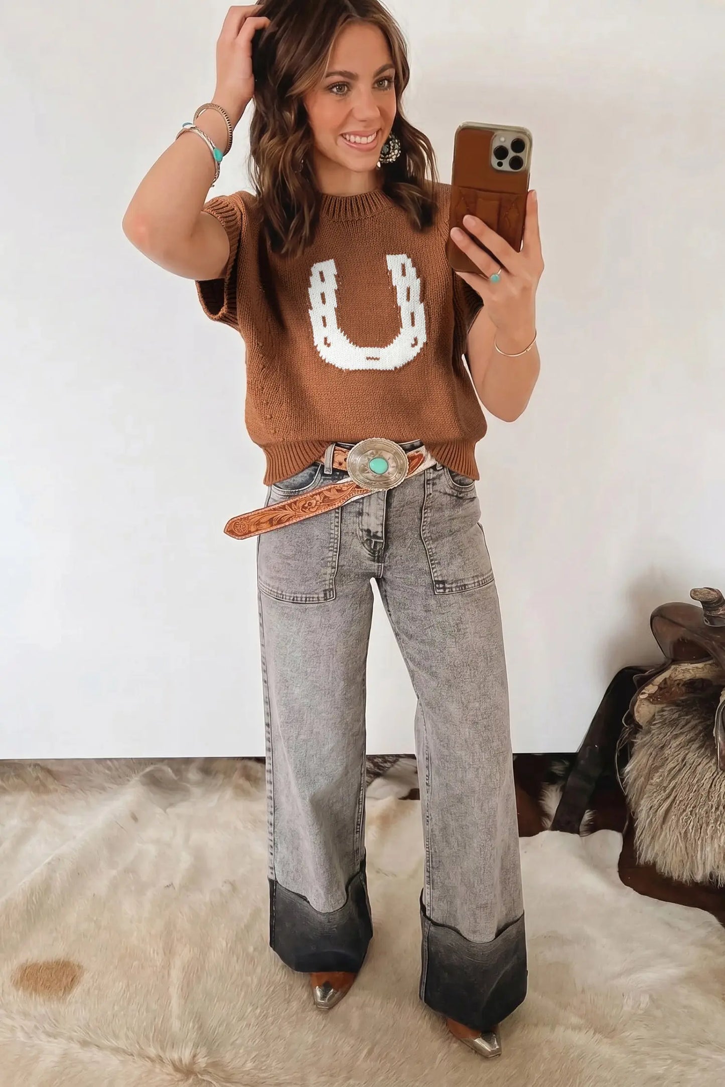Chestnut Western Horseshoe Pattern Short Sleeve Knit Sweater