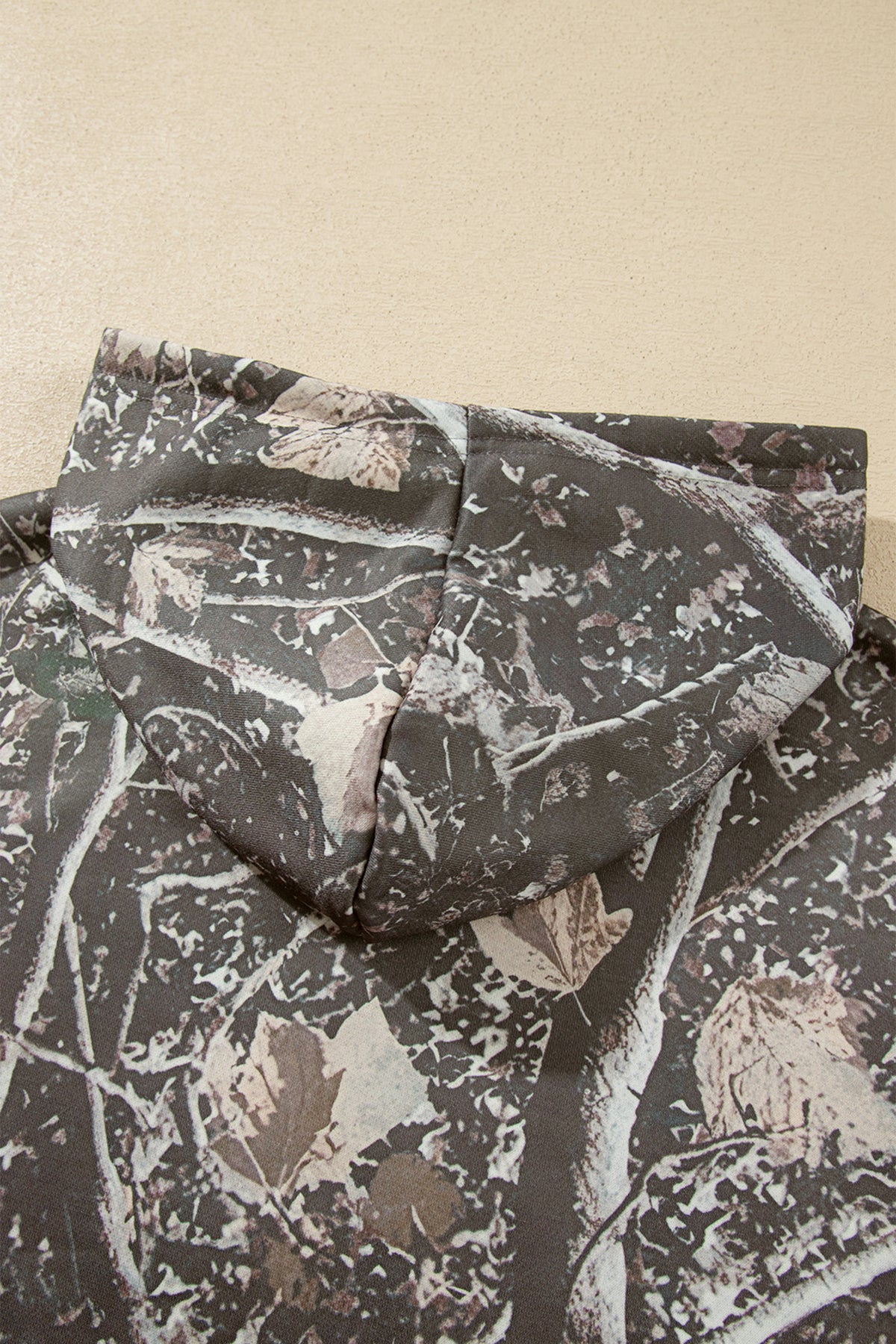 Multicolour camouflage Jesus Loves You print relaxed hoodie hood detail view · nz-alt-v1