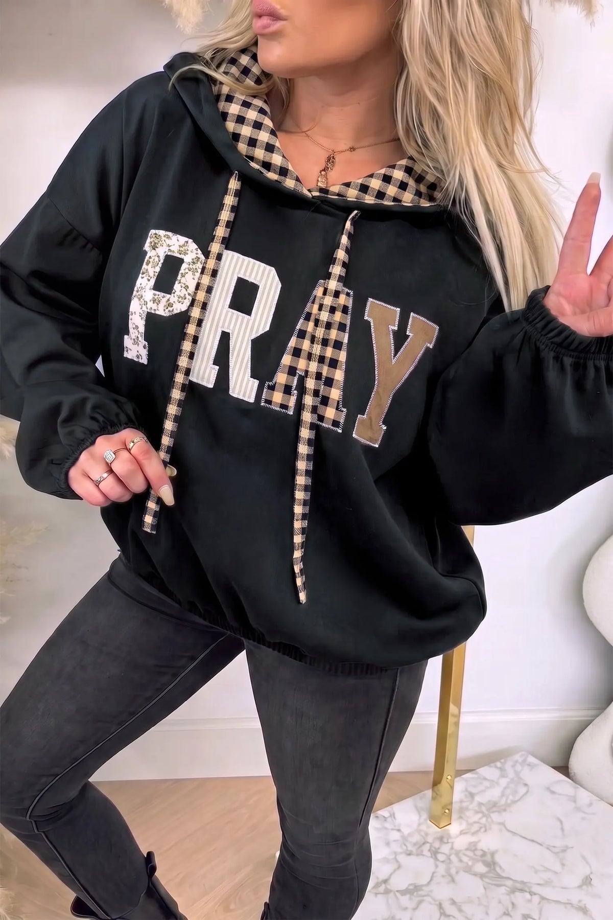 PRAY Mix Pattern Letter Graphic Plaid Contrast Drawstring Hoodie