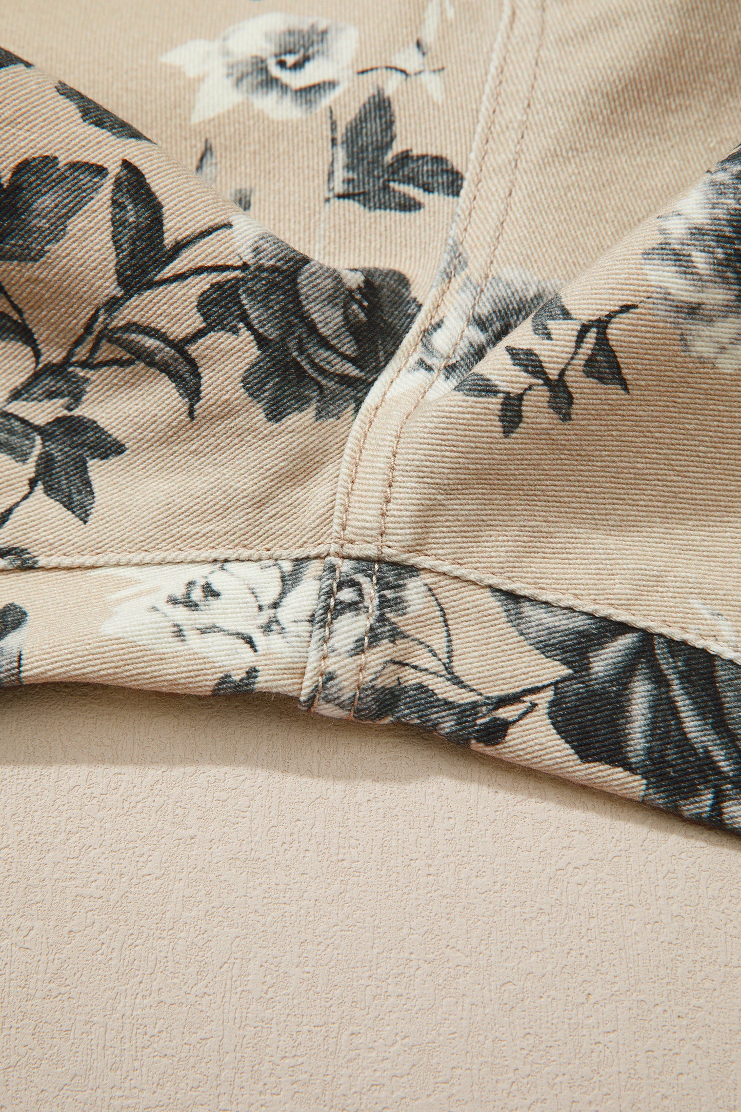 Beige Retro Floral Print Turn-up Cuffed Hem Loose Jeans