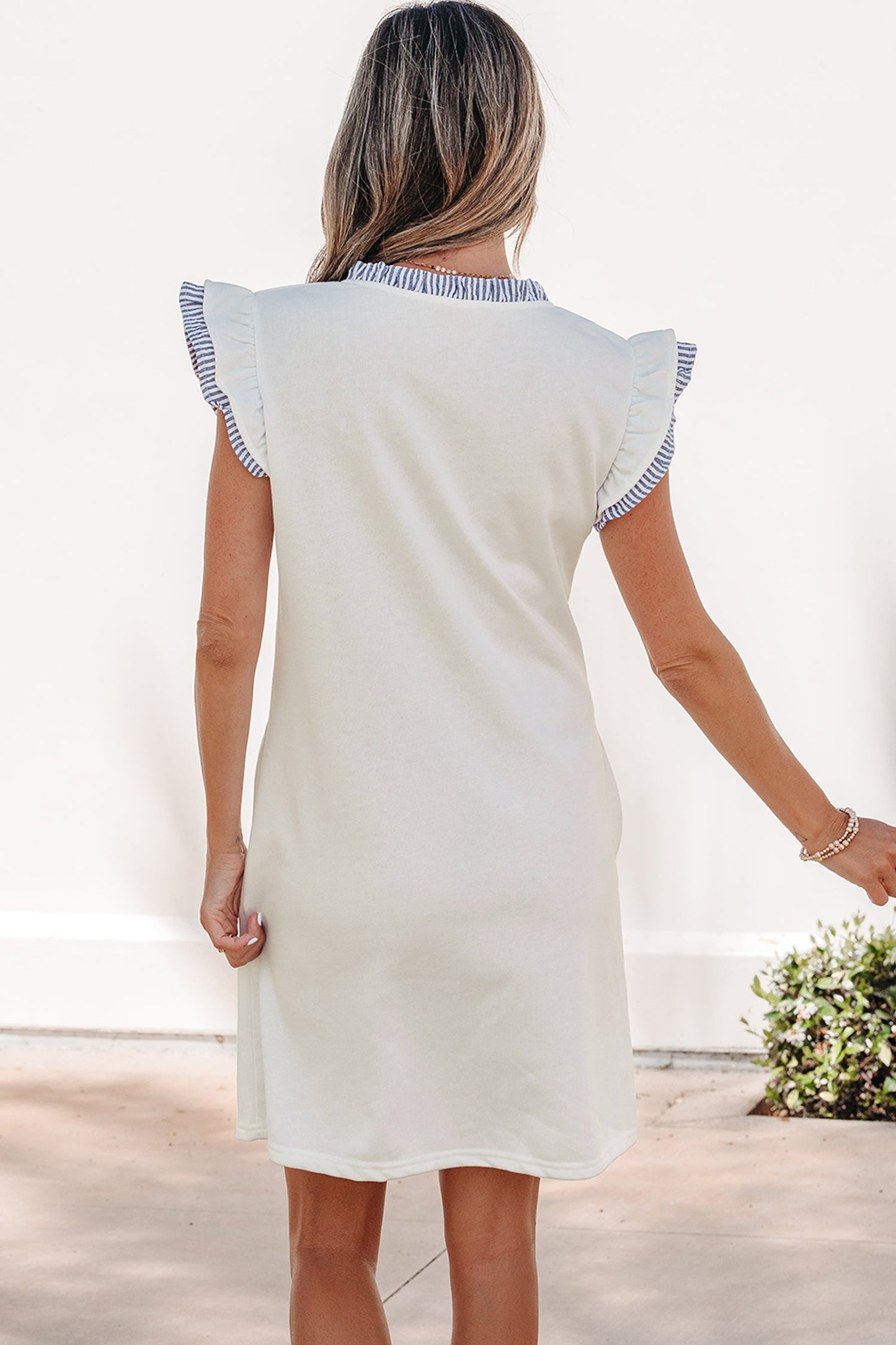 White Contrasted Striped Patchwork Split Neck Ruffle Trim Sleeveless Dress - Casual Dresses