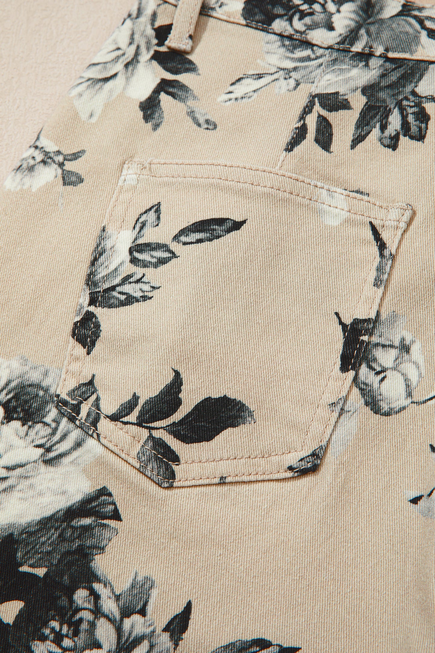 Beige Retro Floral Print Turn-up Cuffed Hem Loose Jeans