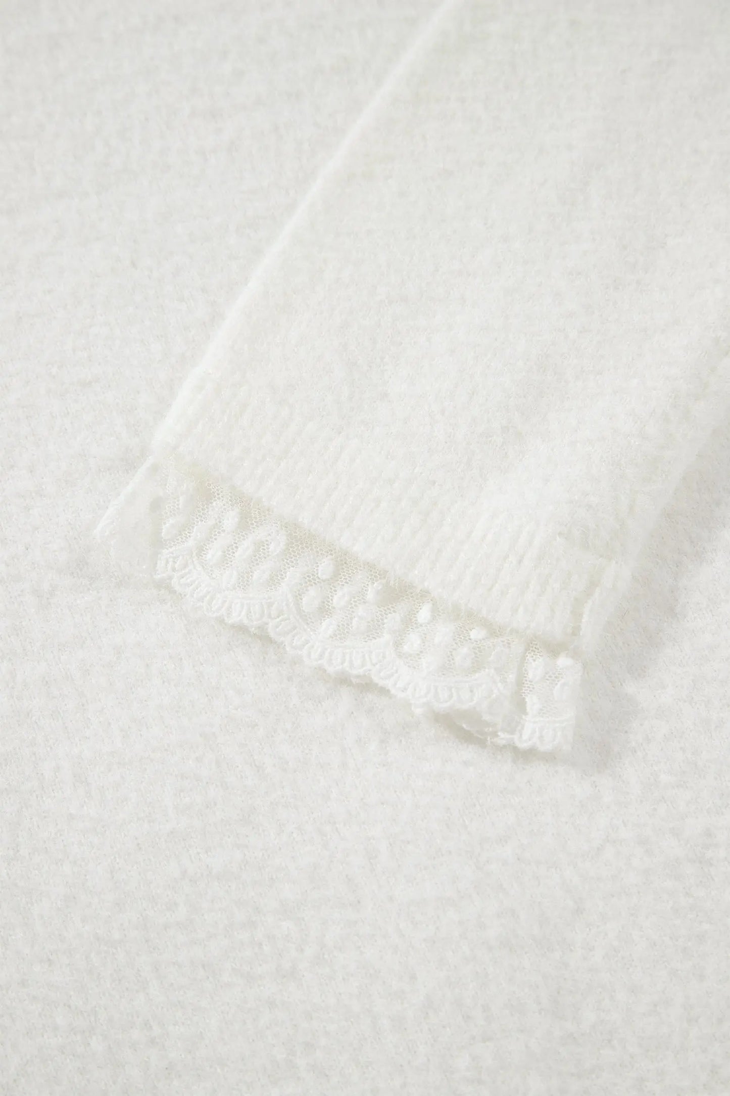 White Lace Trim Neck Cuff Patchwork Long Sleeve Pullover Sweater