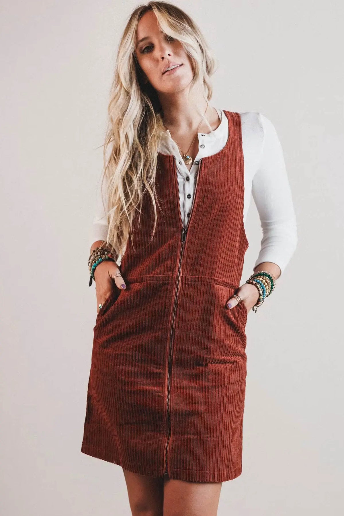 Clay Ribbed Corduroy Zip-Up Sleeveless Pocket Sheath Dress model front view · nz-alt-v1