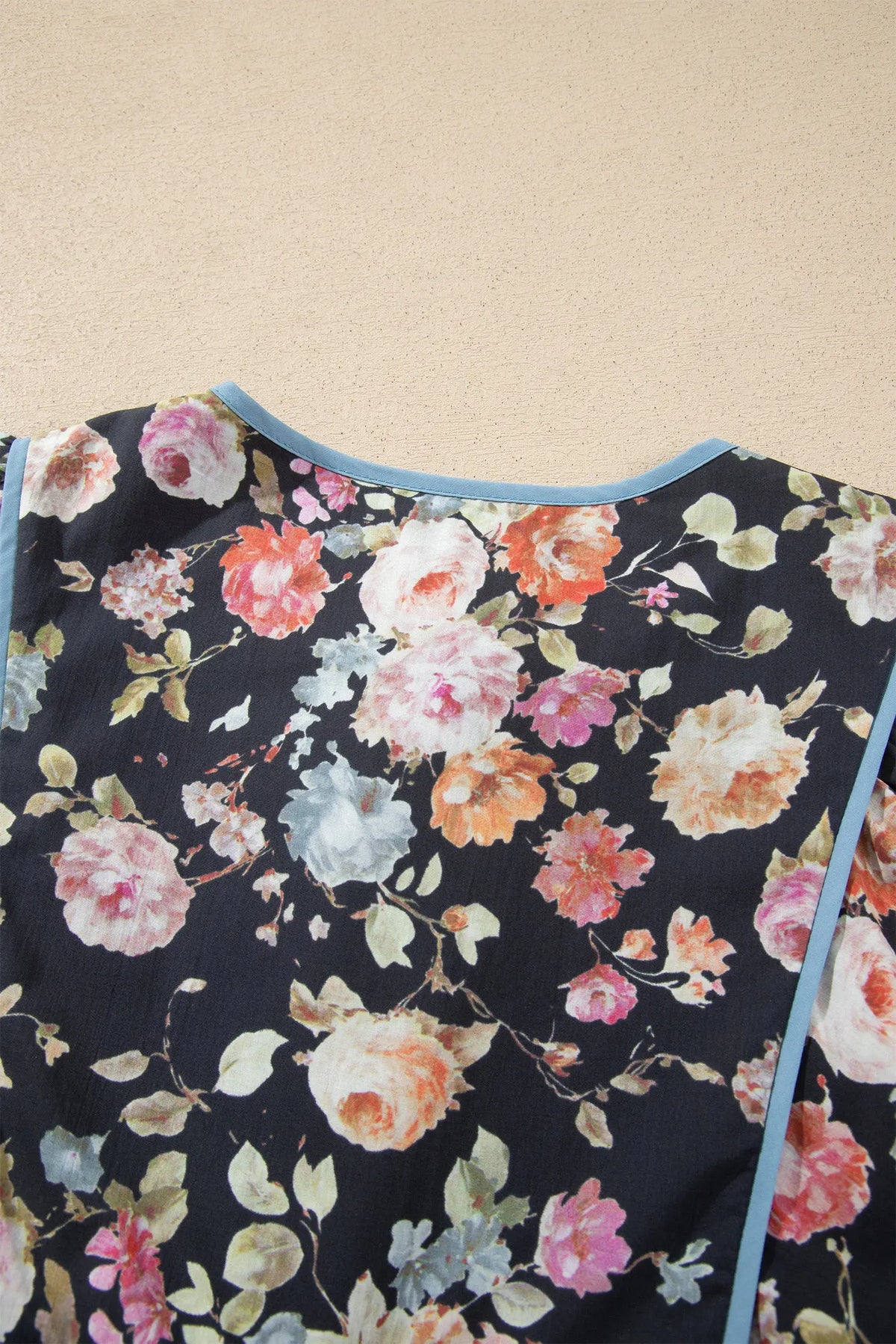 Black Floral Print Contrast Trim Tie V Neck Bracelet Sleeve Blouse detail view · nz-alt-v1