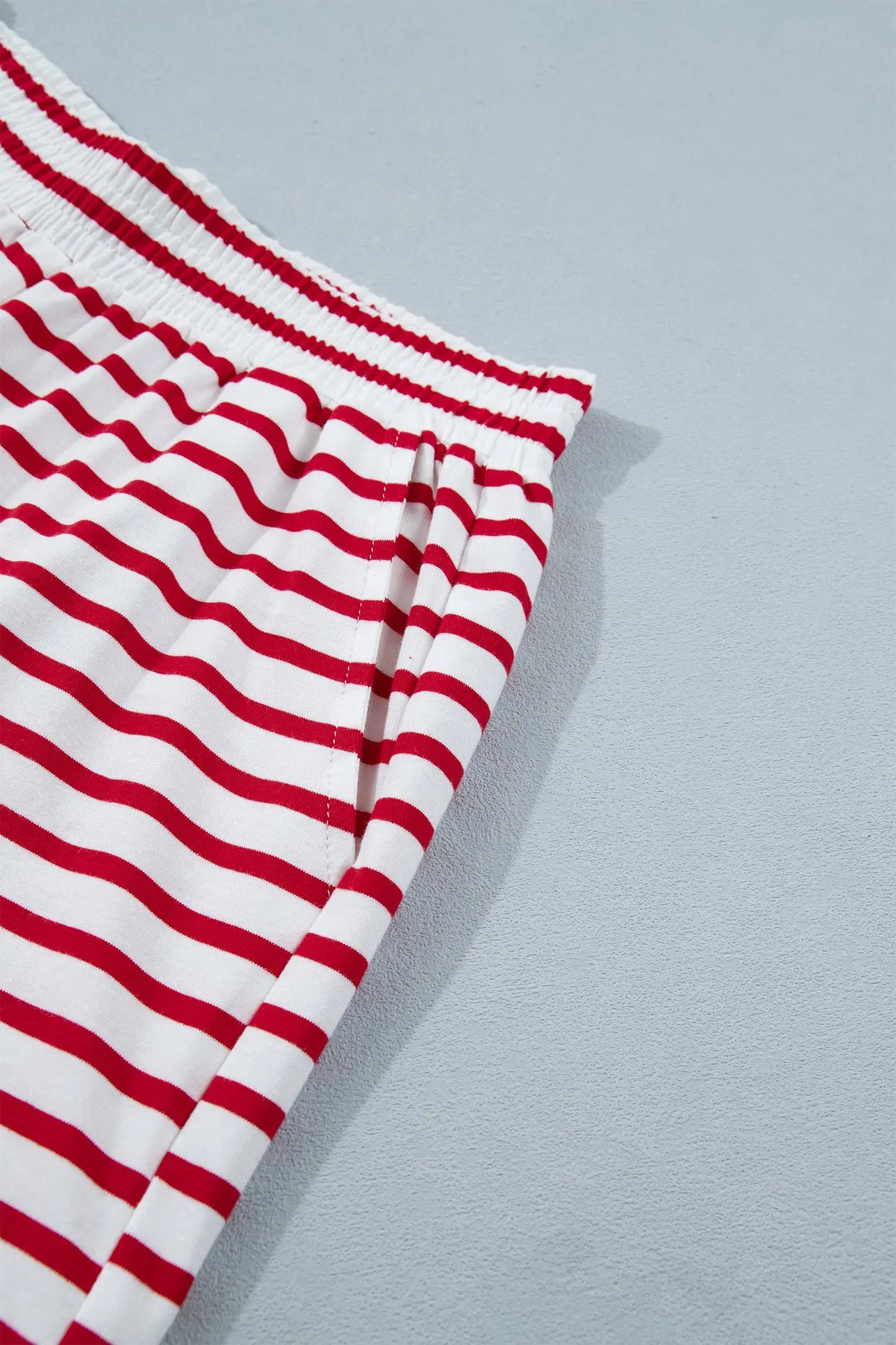 Red Stripe Scallop Trim Casual Top 2pcs Short Set