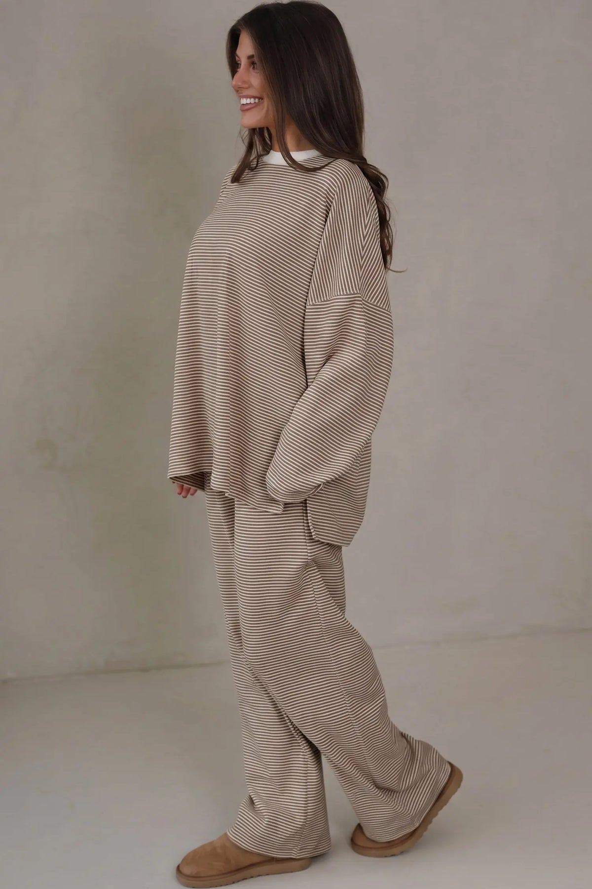 Stripe contrast trim round neck oversize top and pant set beige side view · nz-alt-v1
