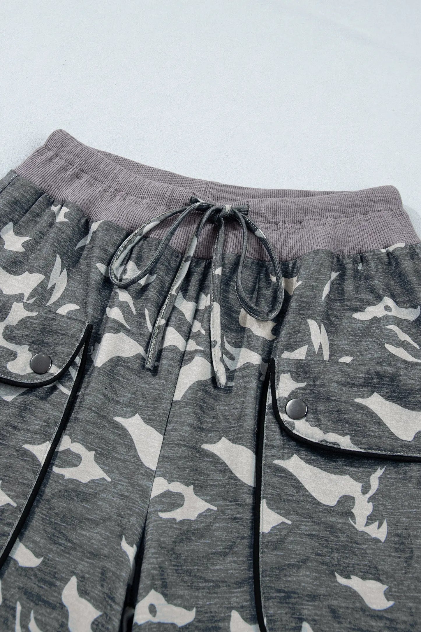 Multicolour Drawstring Contrast Waistband Camouflage Cargo Barrel Pants