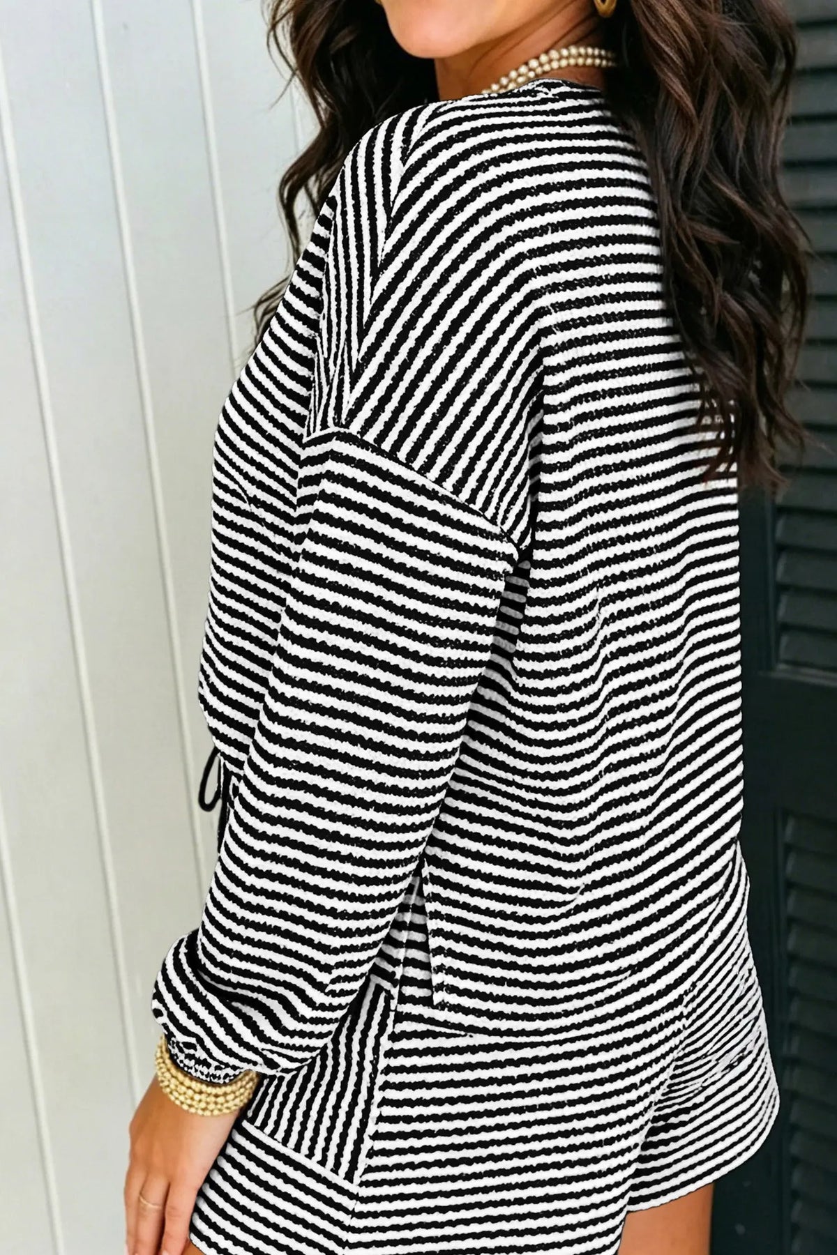 Stripe textured knit long sleeve top and elastic waist shorts set black side view · nz-alt-v1