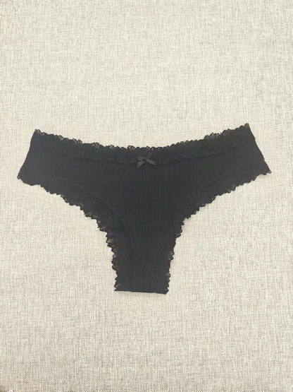 Black cheeky with lace trimming Nataliz