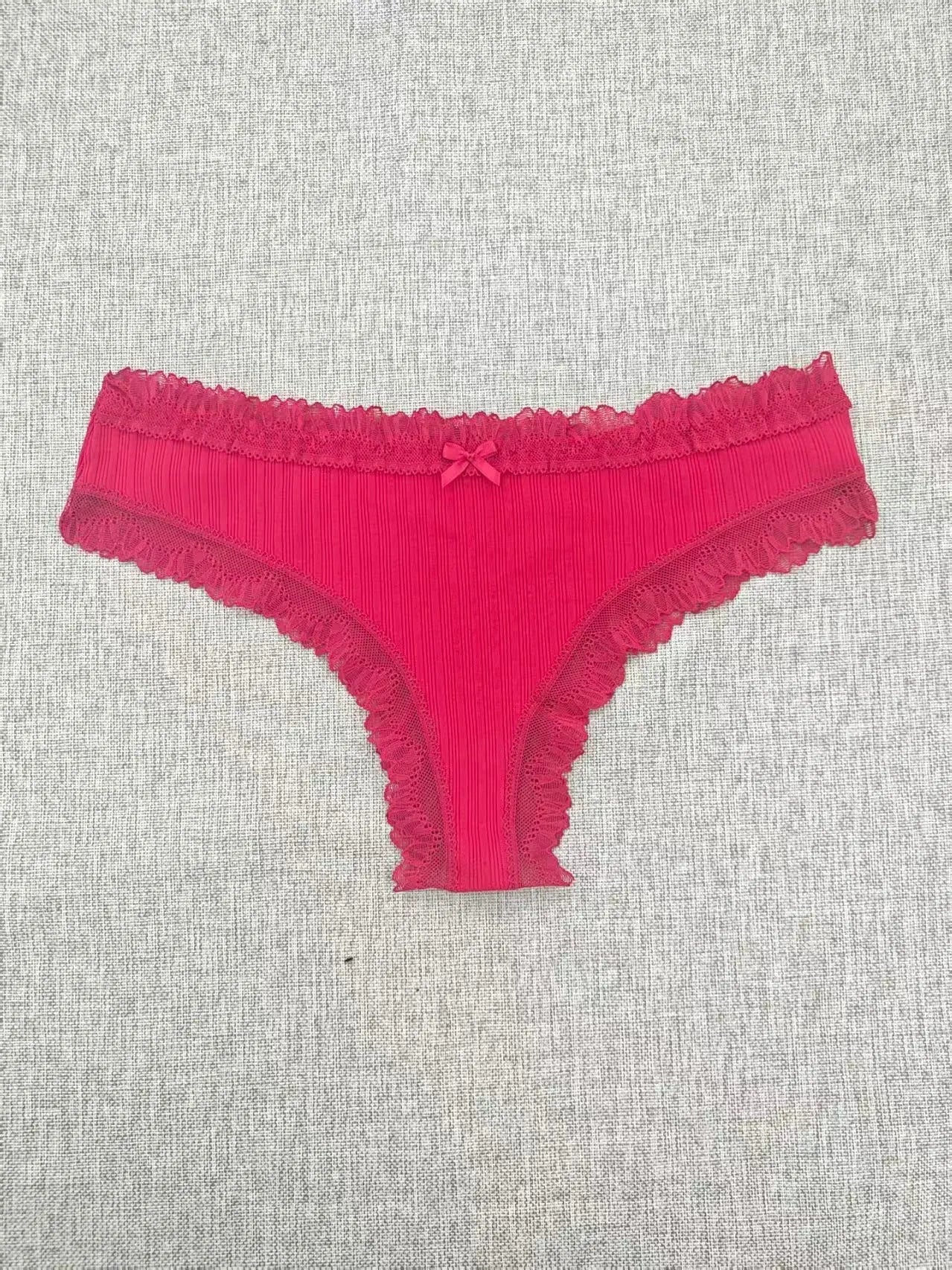 Red cheeky with lace trimming Nataliz