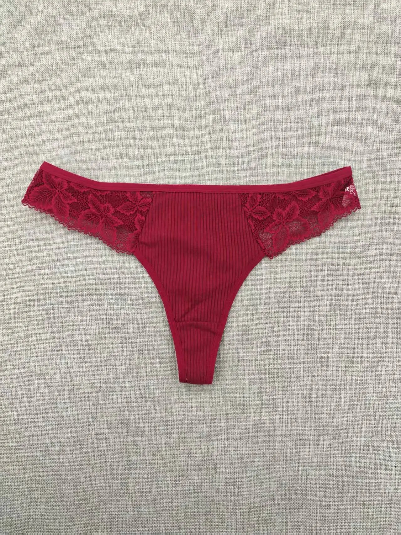 Pack of 3 stretch thong with lace combination 95% cotton