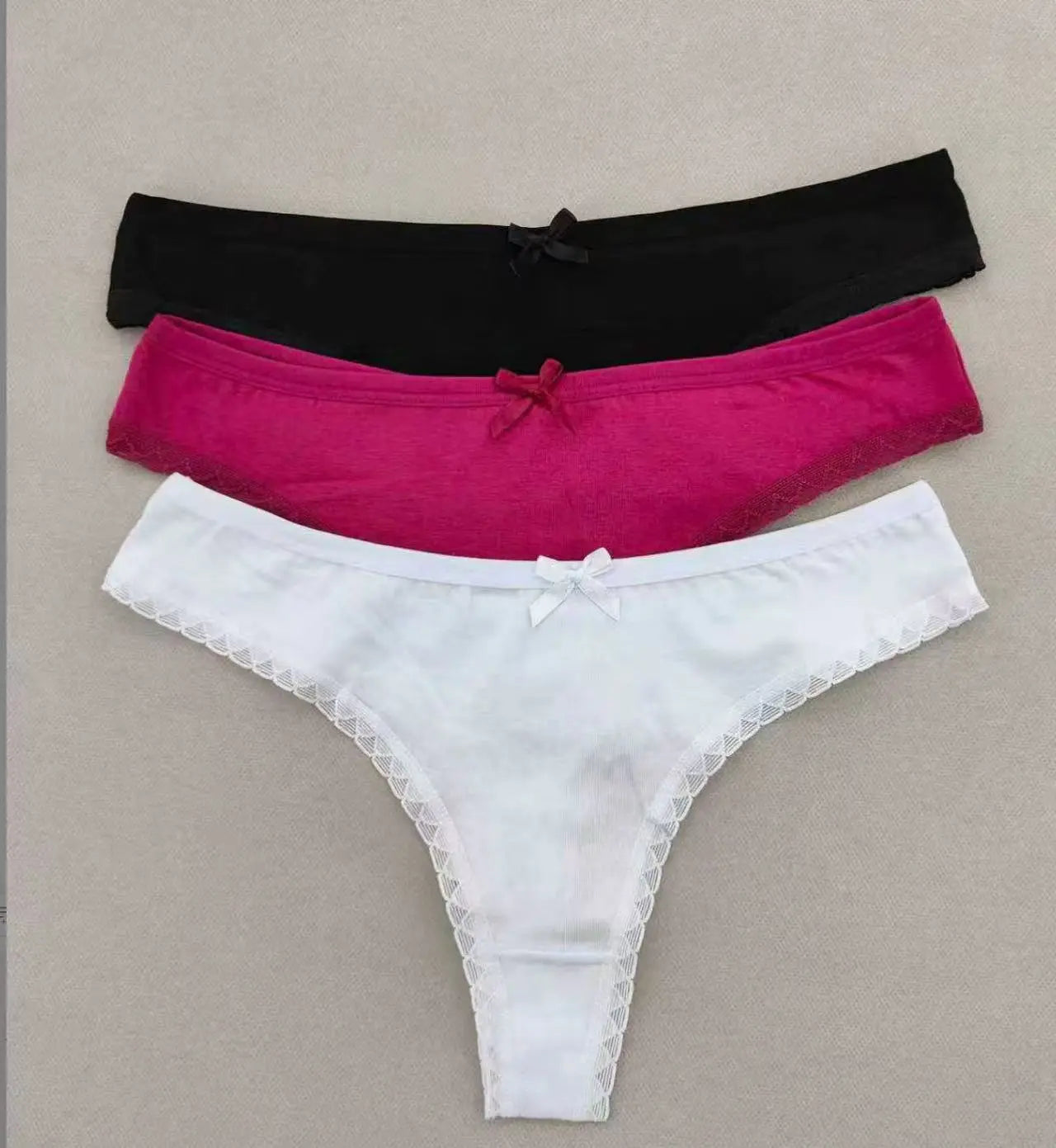 Pack of 3 stretch thong with lace trimming 95% cotton Nataliz