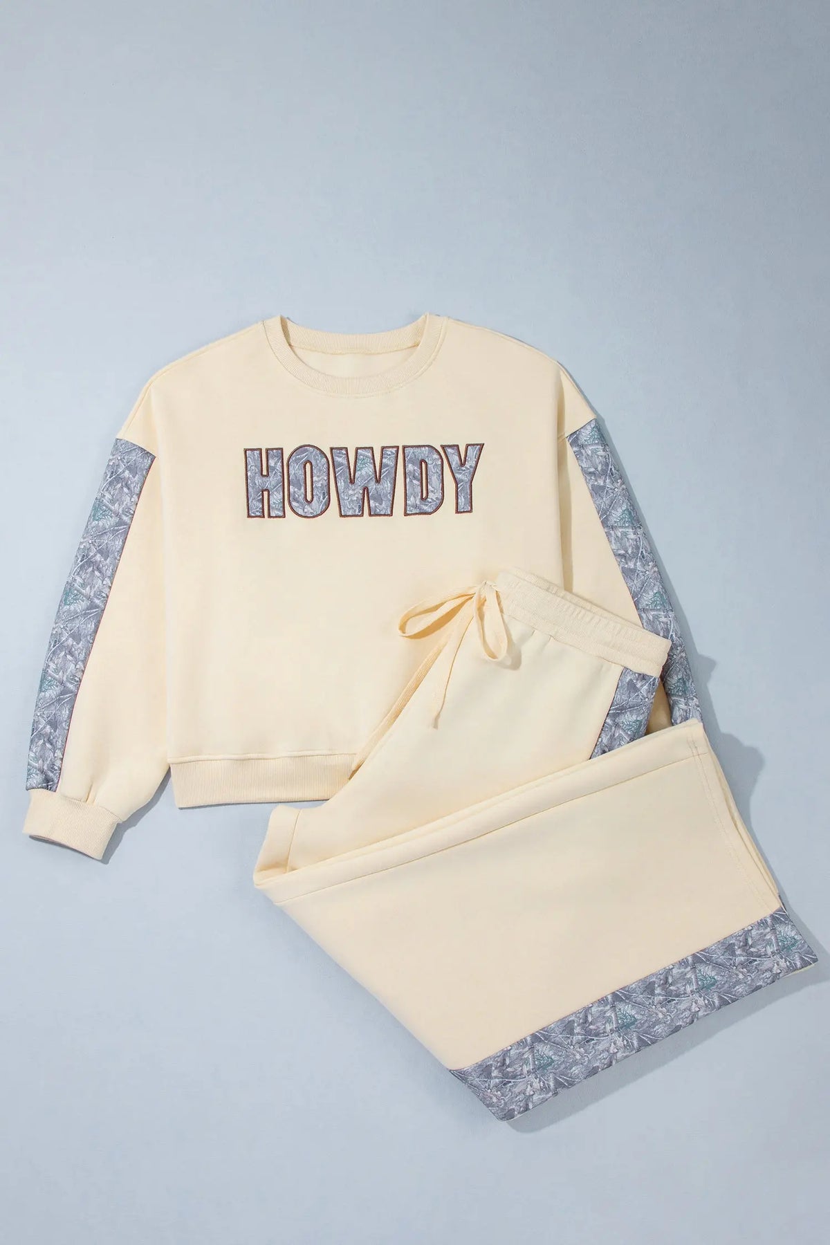 Parchment HOWDY Letter Print Plus Size Set flat lay view · nz-alt-v1