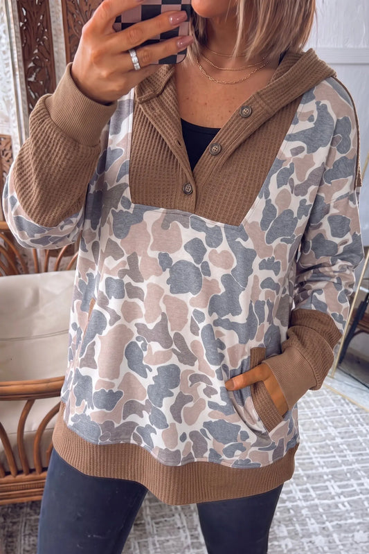 Khaki Camouflage Print Waffled Patchwork Loose Pullover Hoodie model front view · nz-alt-v1