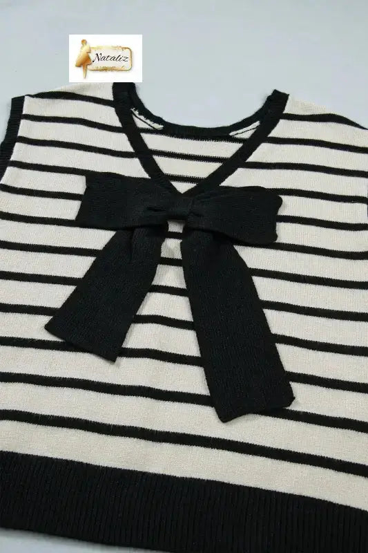 Black Stripe Bow Applique Short Sleeve Sweater Nataliz