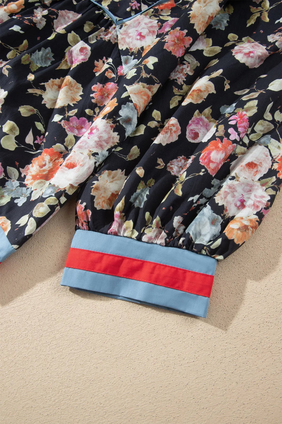Black Floral Print Contrast Trim Tie V Neck Bracelet Sleeve Blouse detail view · nz-alt-v1