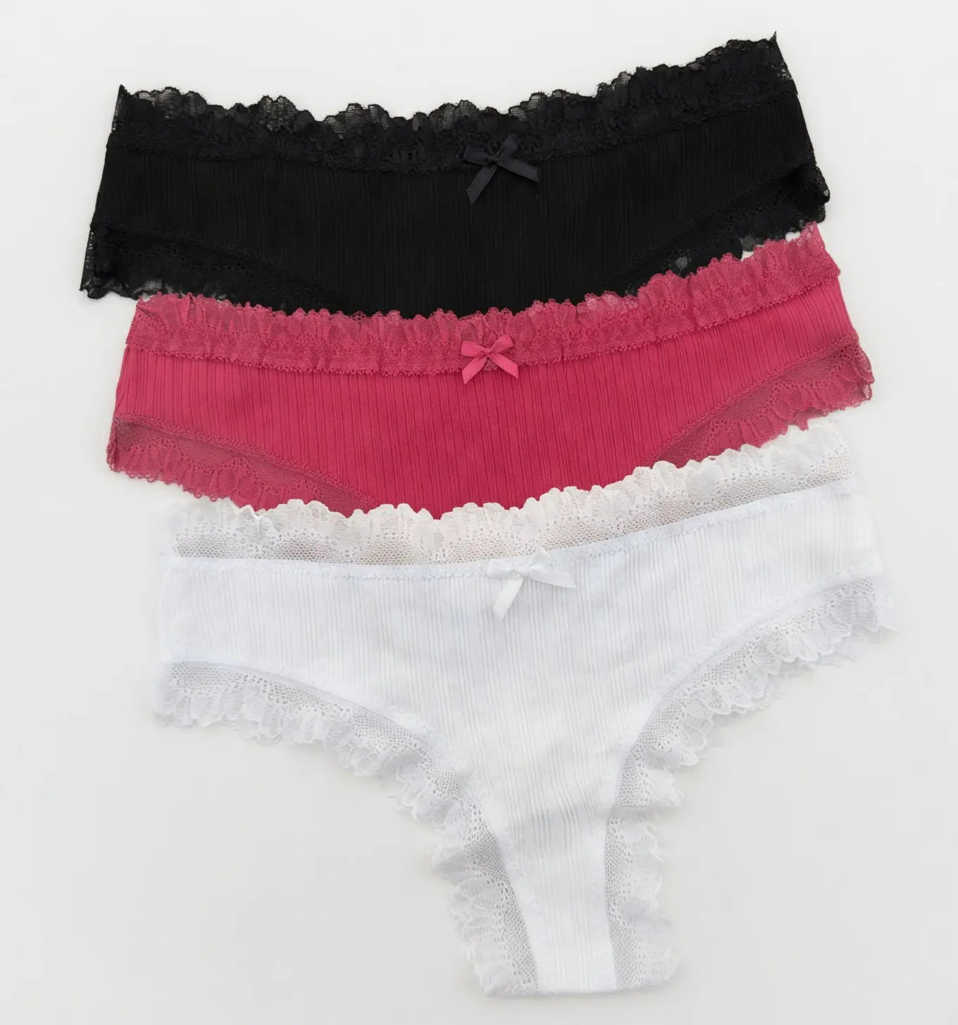 Pack of 3 stretch cheeky with lace trimming 95% cotton Nataliz