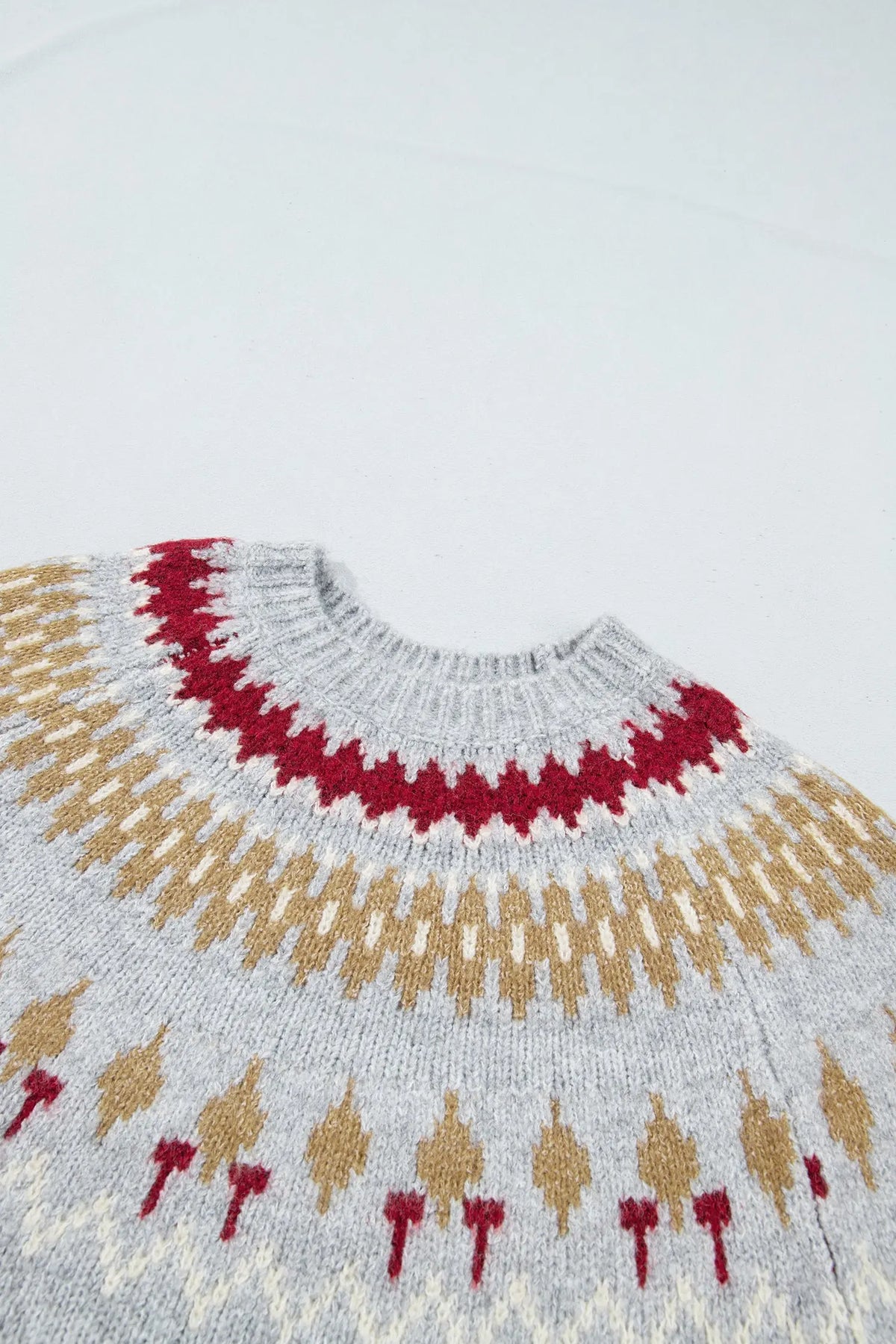 Gray Geometric Detail Round Neck Winter Sweater detail view · nz-alt-v1