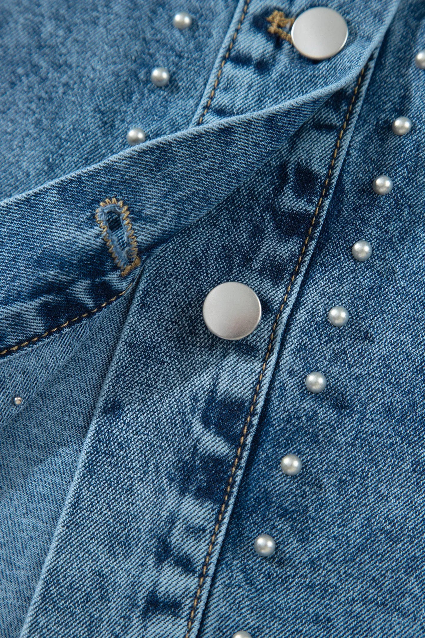 Sail Blue Rivet Embellished Western Style Regular Fit Long Sleeve Denim Jacket