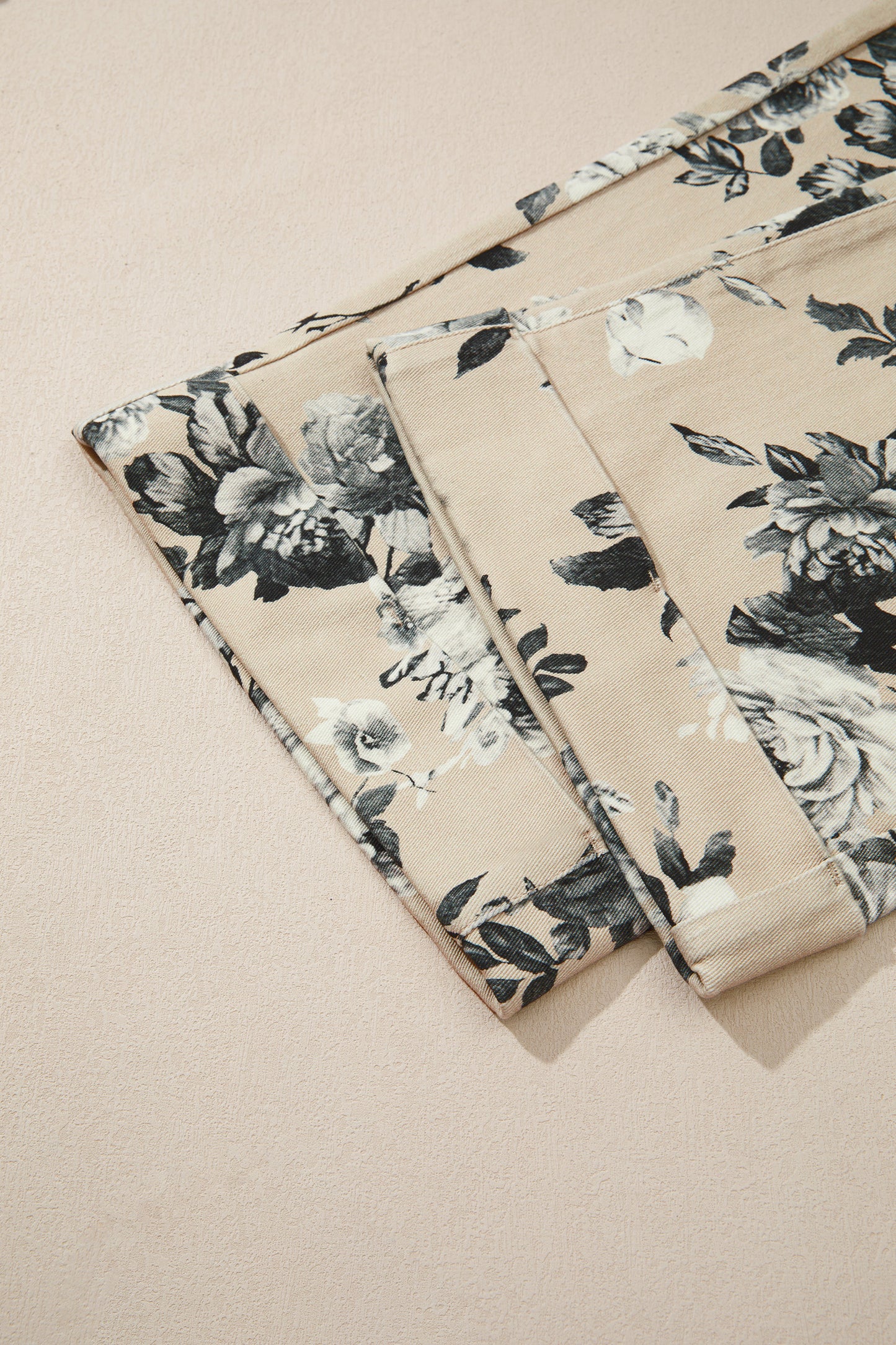 Beige Retro Floral Print Turn-up Cuffed Hem Loose Jeans