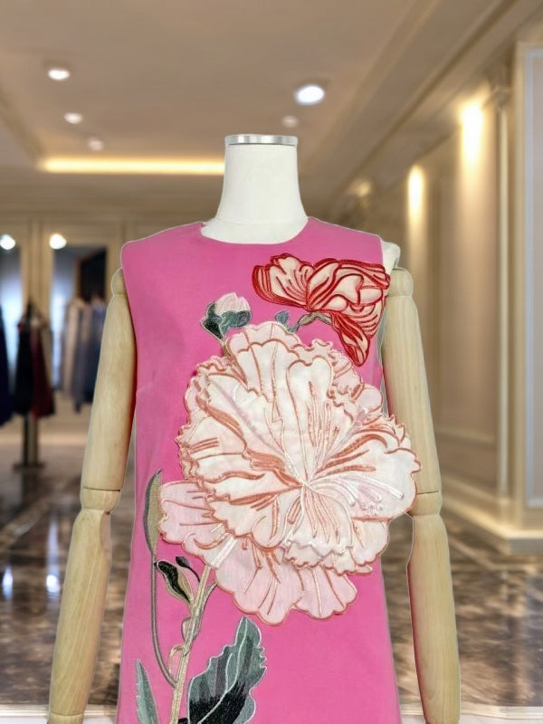 Sleeveless Floral Statement Mini Shift Dress mannequin view · nz-bg-v1